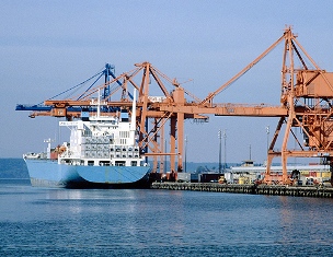 Air quality in harbours ‘improved by EU policies’