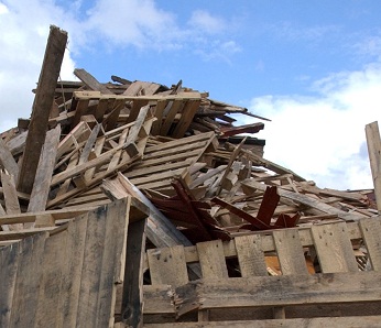 Air quality warning over burning of waste wood