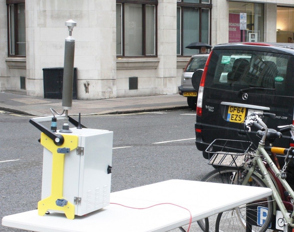 Traffic pollution monitored outside Supreme Court