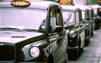 Edinburgh gives green light to electric taxis