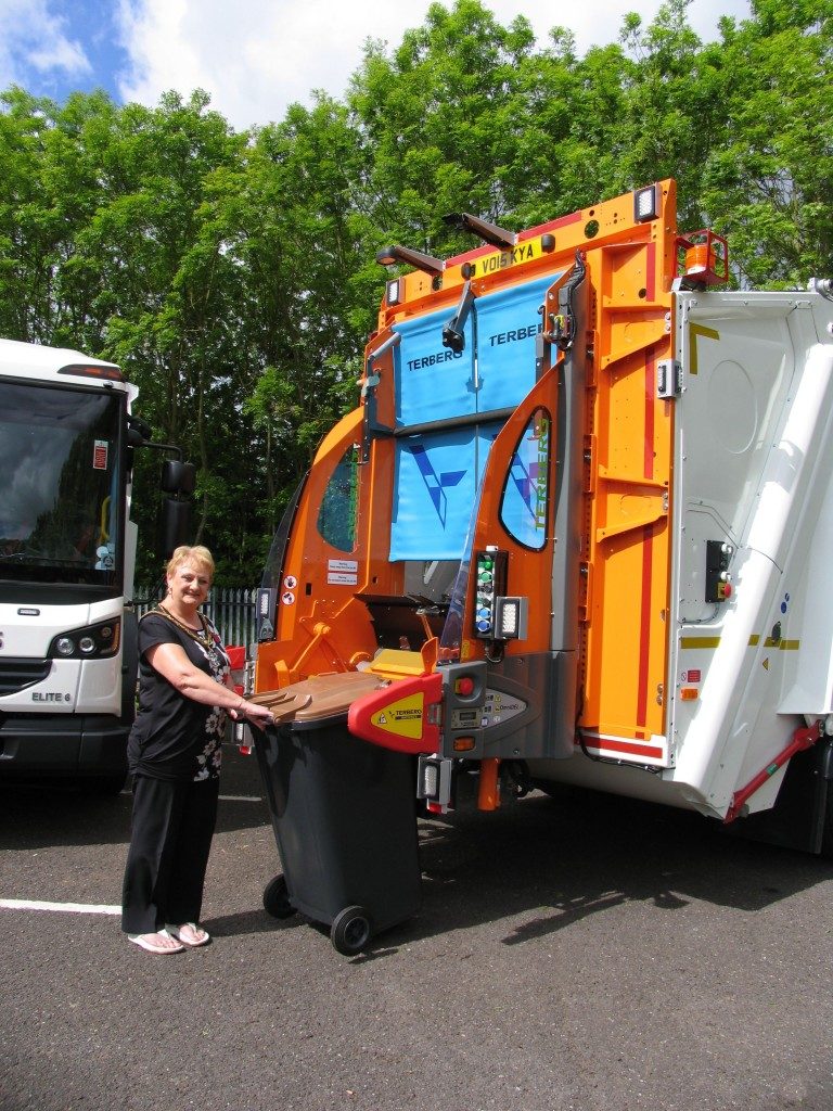 Broxtowe council rolls out ‘low noise’ bin lifts