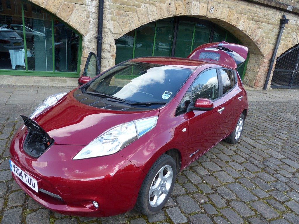 Nissan reaches 10,000 Leaf electric car sales in UK