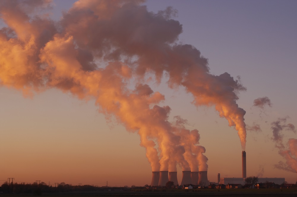 Government must to be bolder and set net-zero emissions by 2050, warns report