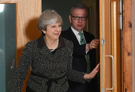 Government sets 25-year goal for clean air