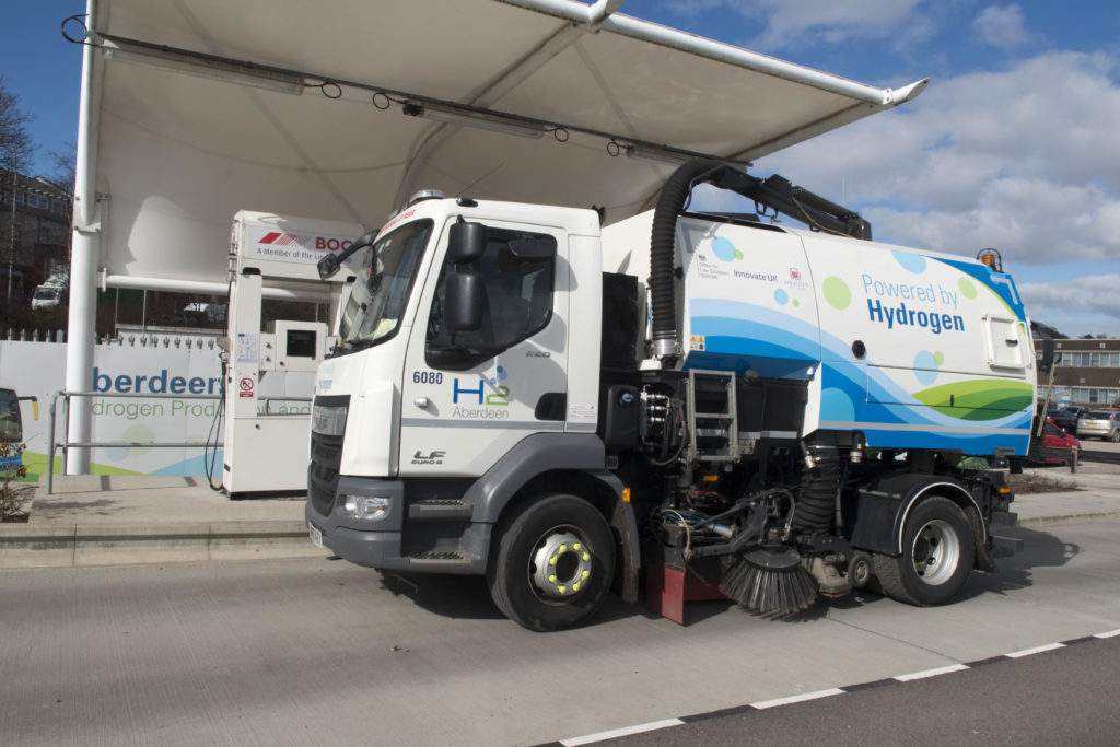 Hydrogen dual-fuel sweeper joins Aberdeen fleet