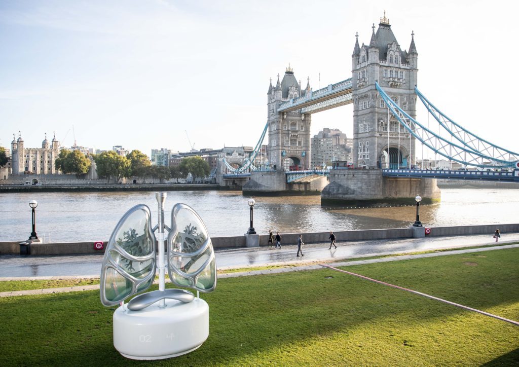 16-foot lungs installed in London ‘to make air pollution visible’