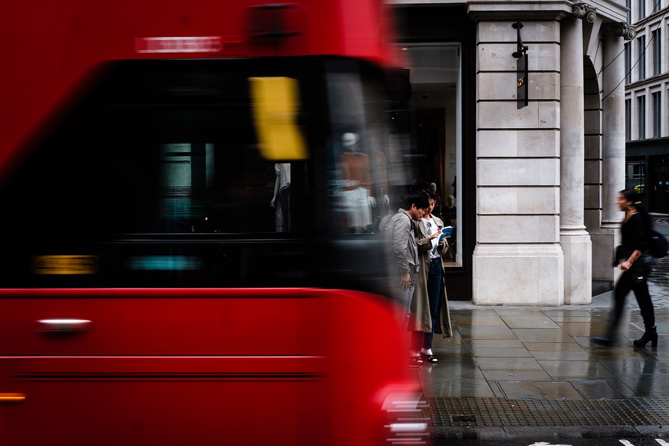 Government to spend £220m on buses and create ‘all-electric bus towns’
