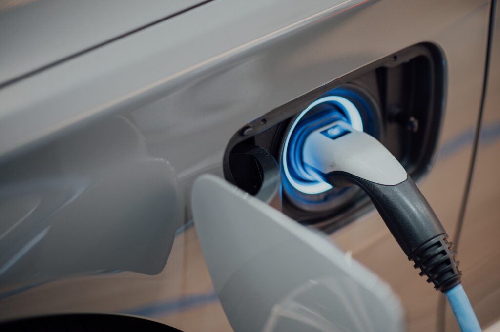 Government commits to tenfold expansion in EV chargepoints by 2030