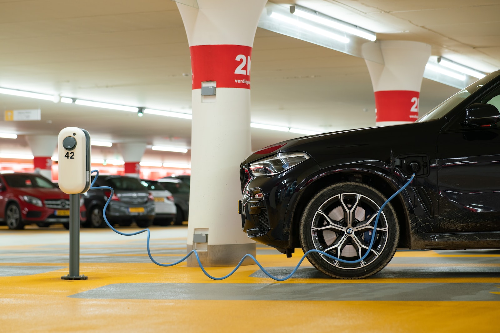 Thousands of new EV chargepoints to be installed in 20m scheme