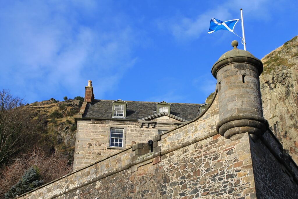 Scottish councils failing on air pollution report finds