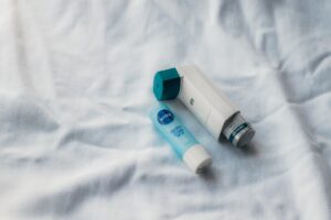 Childhood asthma inequality reinforces disproportionate air pollution impact
