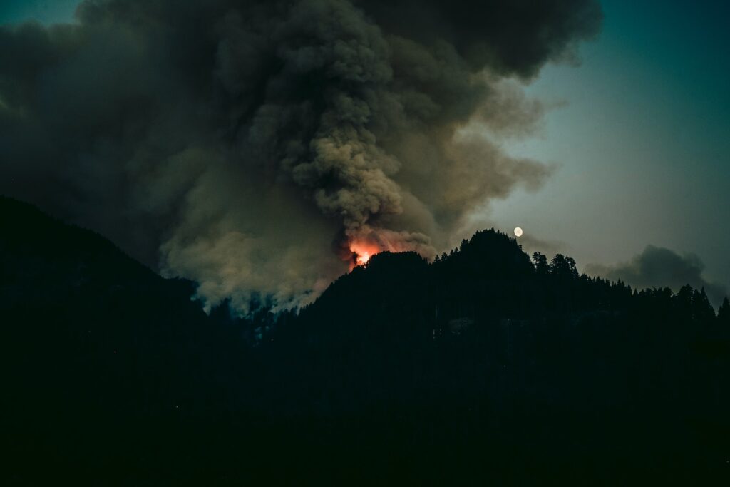 ‘Thirstier air’ poses greater wildfire risk in all countries