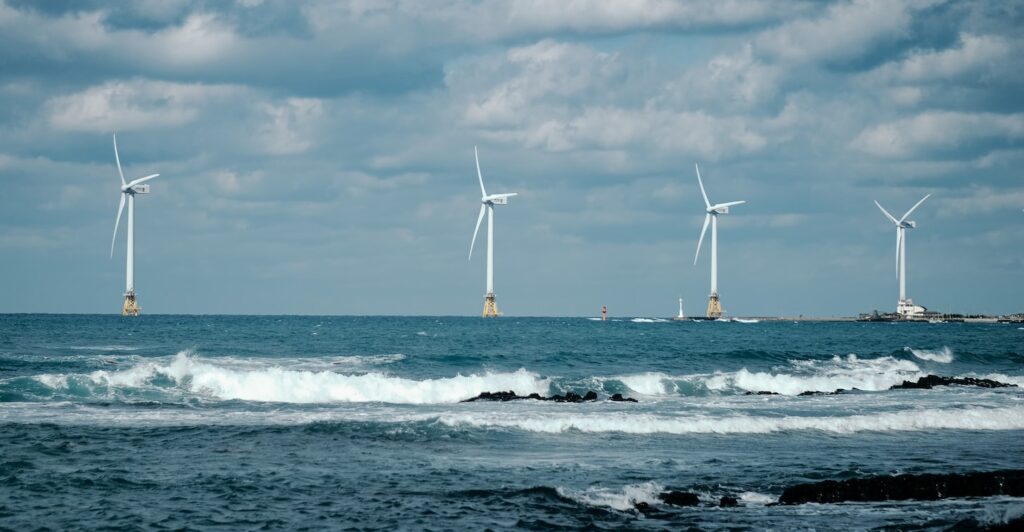 Report tells Government: Do more to attract private investment in renewable energy projects