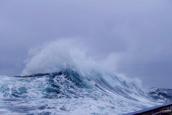 Tyre wear particles in the North Atlantic air have been re-emitted by the ocean
