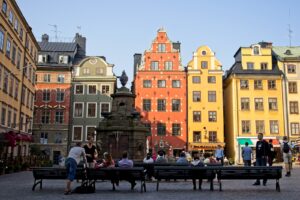 Stockholm to ban all petrol and diesel cars from city centre